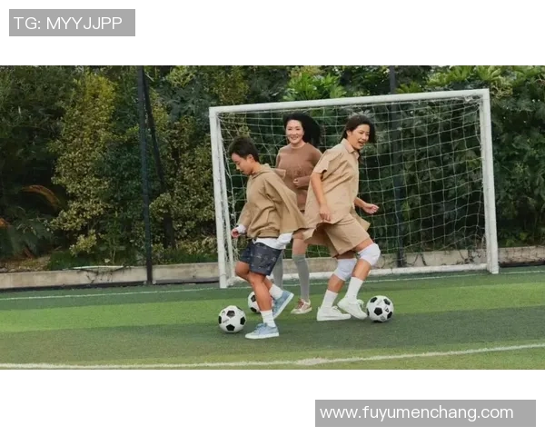 足球明星手势语揭秘：如何通过肢体语言传达战术与情感