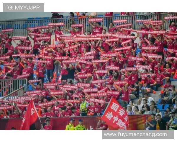 重庆足球队实力变革引发热议球迷期待新篇章